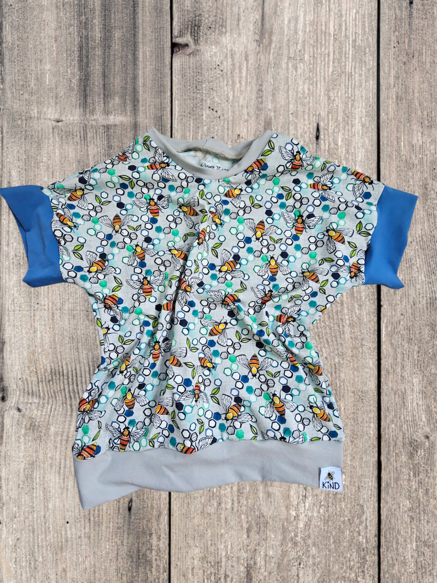 Bumble bee Oversized T