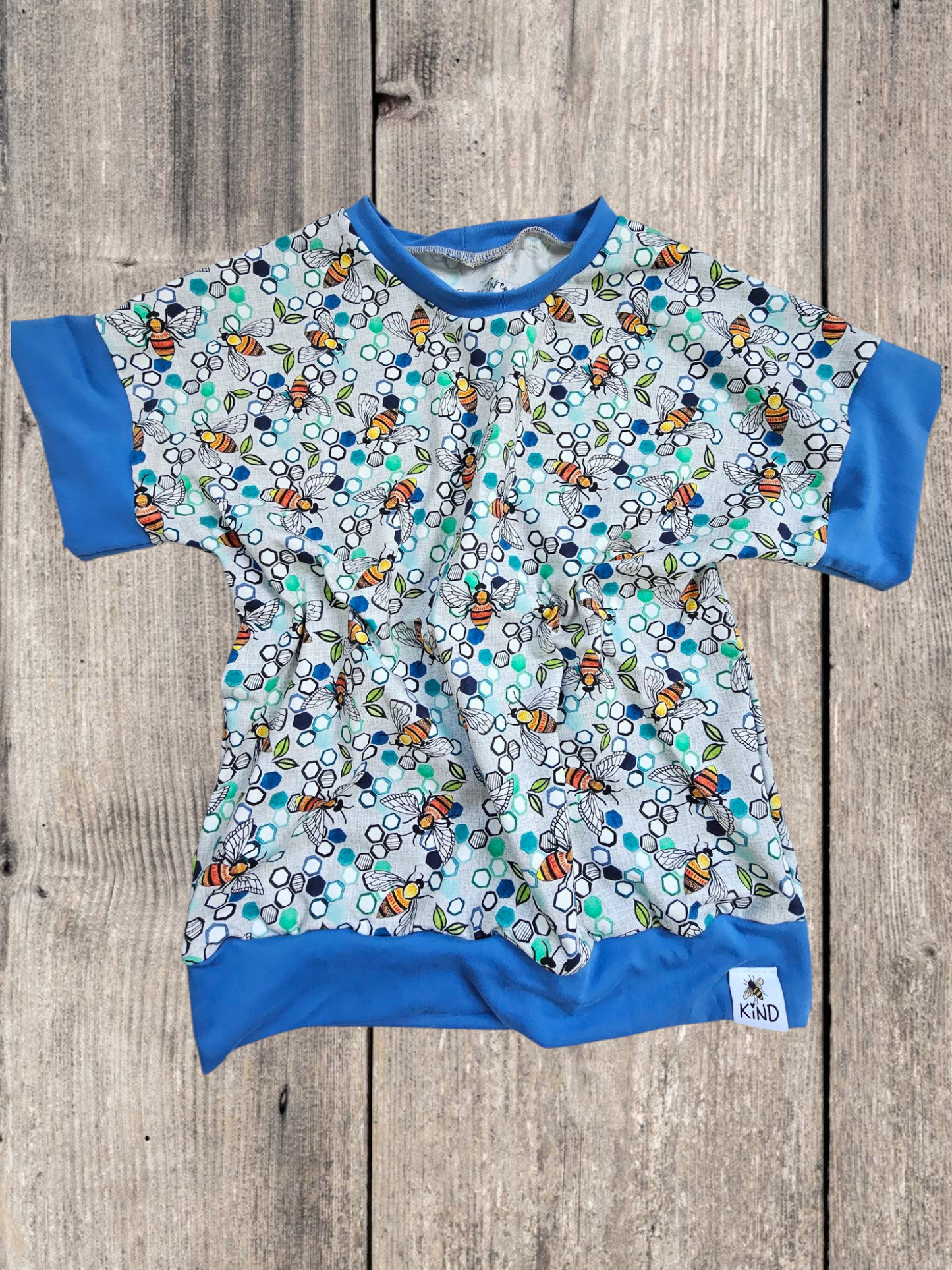 Bumble bee Oversized T