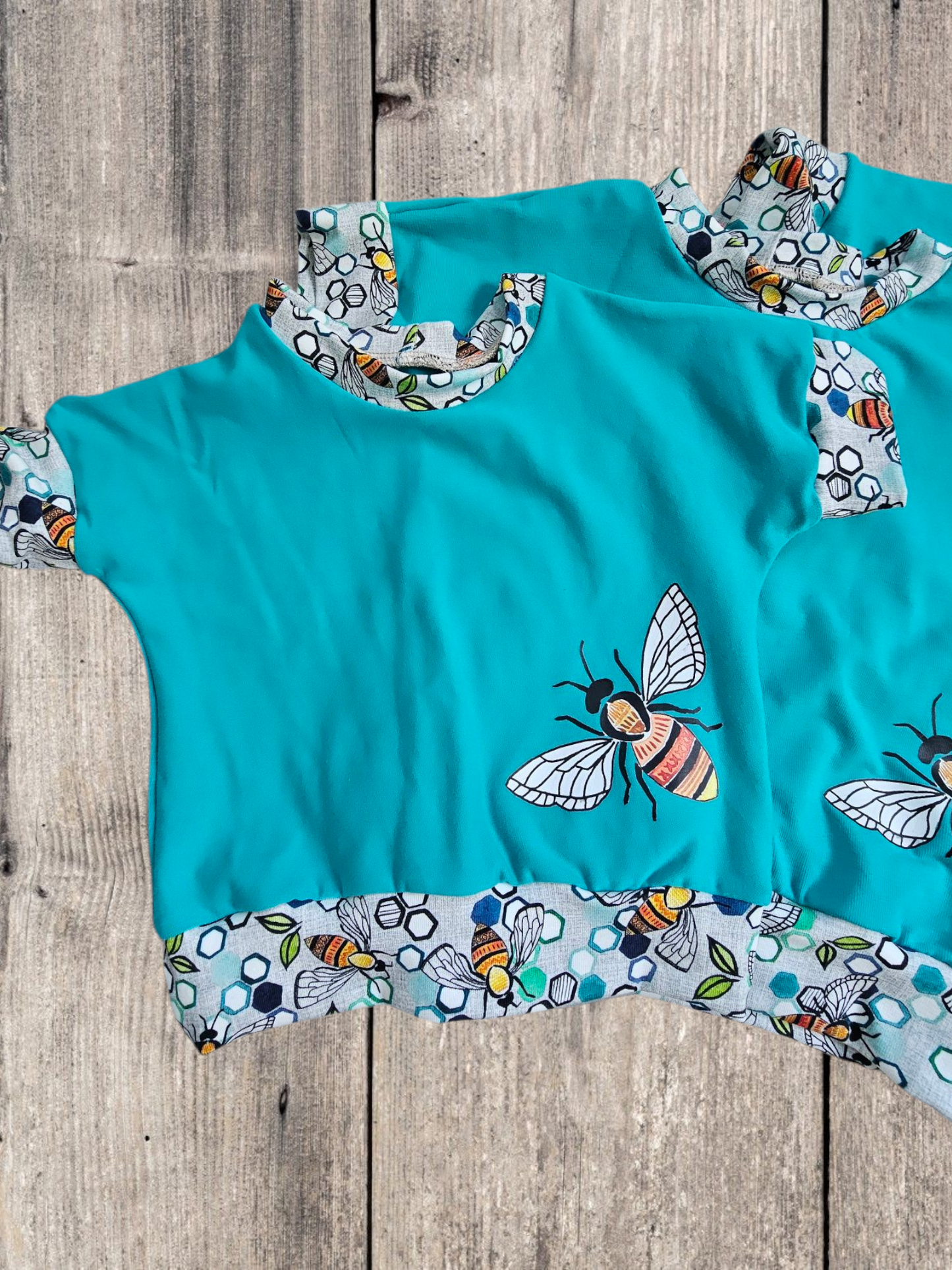 Bumble bee Oversized T