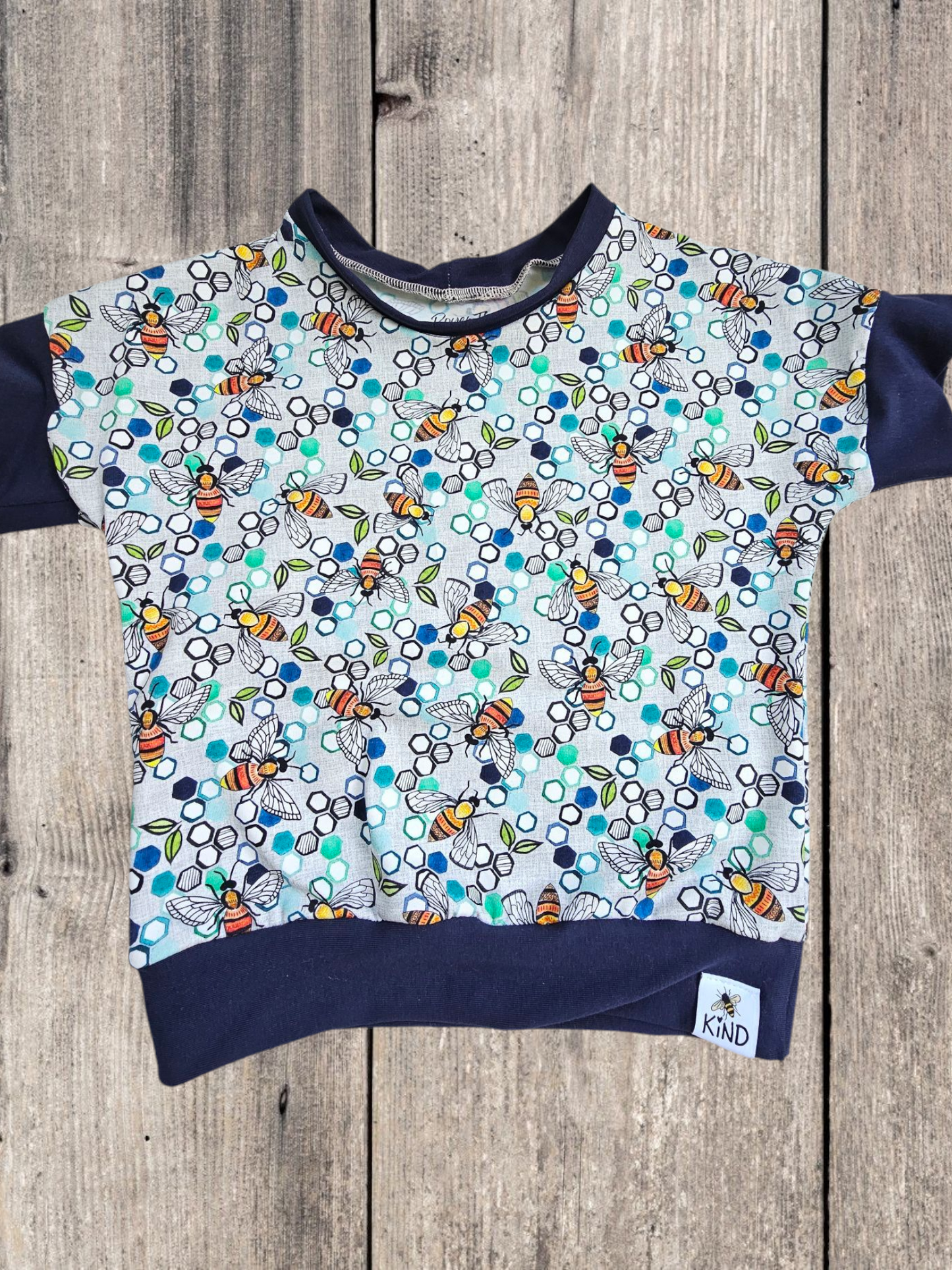 Bumble bee Oversized T